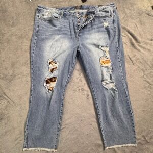 NWT Torrid Straight Denim High Rise Jeans Size 26R Distressed‎ Sequin Detail